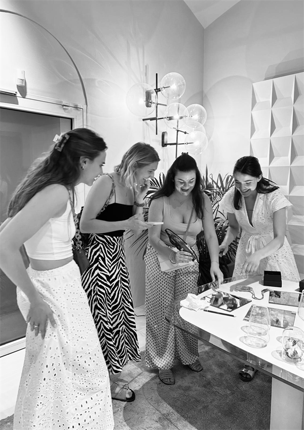 Elegant Minimalist A4 Stationery Paper Documentpng